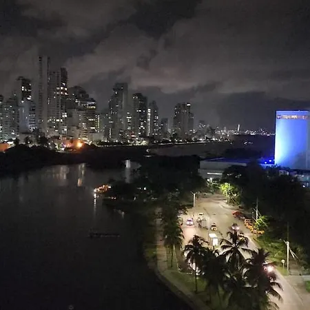 Duplex 803 Edificio Marina Del Rey, Laguito Apartment